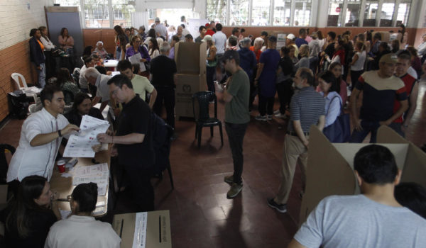 Las elecciones territoriales colombianas dan un llamado de atención a Petro y su partido