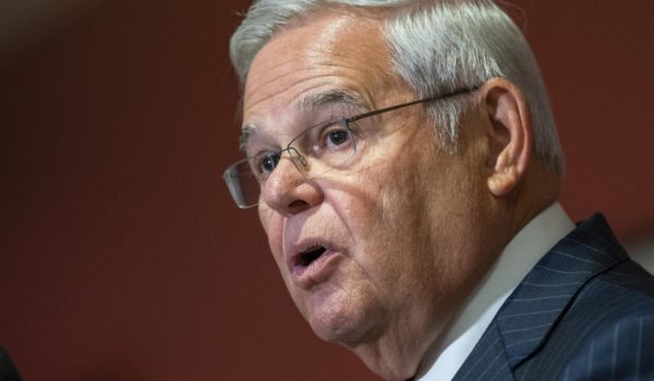 Imputan a senador estadounidense Bob Menéndez por actuar como «agente extranjero» de Egipto