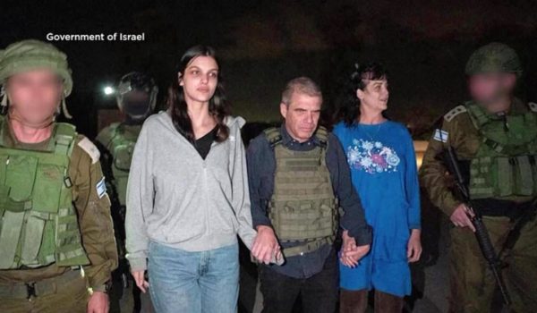 Hamás libera a dos rehenes de EE.UU. retenidas en Gaza