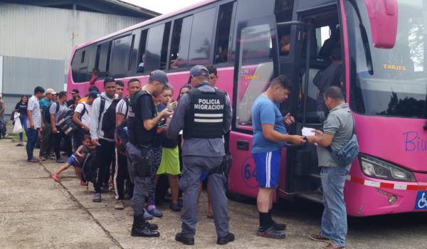 Panamá y Costa Rica trasladan a 14 mil migrantes a la frontera de Nicaragua