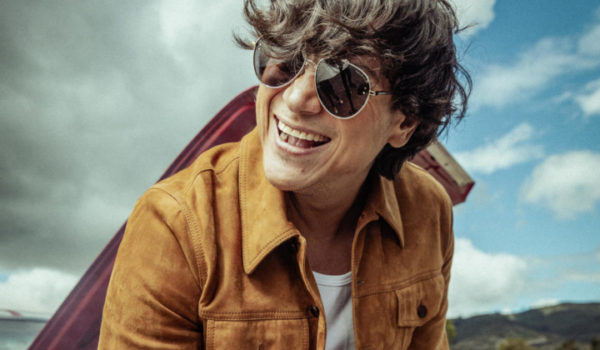 Silvestre Dangond vuelve romántico «para cantarle al amor» en su nuevo álbum vallenato