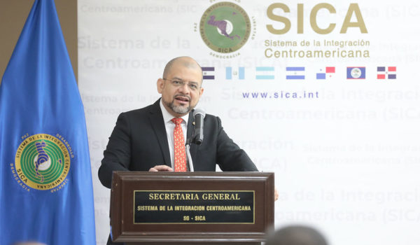 Dictadura envía sus propuestas para sustituir a Werner Vargas en el SICA