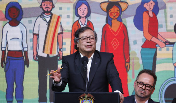 Petro: Guatemala vive una crisis de su democracia por el «narcotráfico y la corrupción»