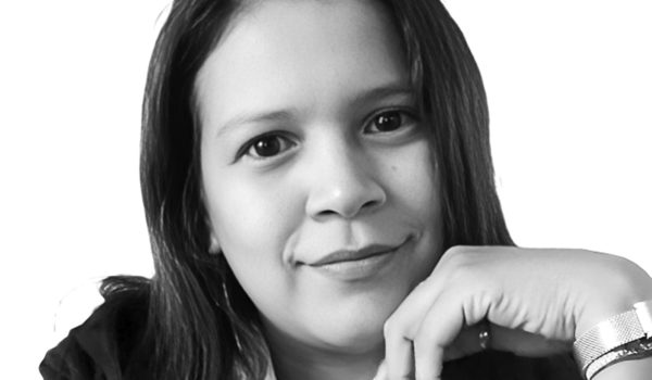 Arlen Regina Pérez Guadamuz es licenciada en Ciencias de la Comunicación.