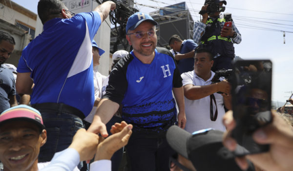Dictan orden de captura contra el presidente del opositor Partido Nacional de Honduras
