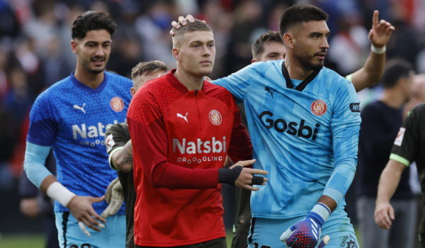 El Girona remonta ante el Rayo Vallecano y conserva el liderato de la Liga Española