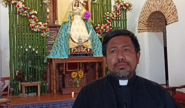 Dictadura prohíbe el ingreso a país al sacerdote nicaragüense Jairo Mercado