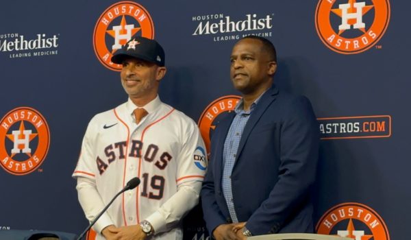 El nuevo mánager de los Astros conoce Nicaragua y le manda un mensaje al país