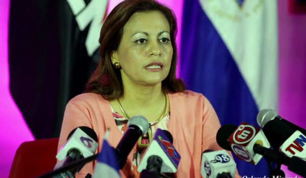 Ortega restituye a la ministra de la Familia que quitó de su puesto hace un mes