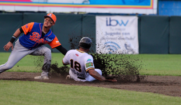 Los Leones frenan a los Gigantes y salen de su mala racha