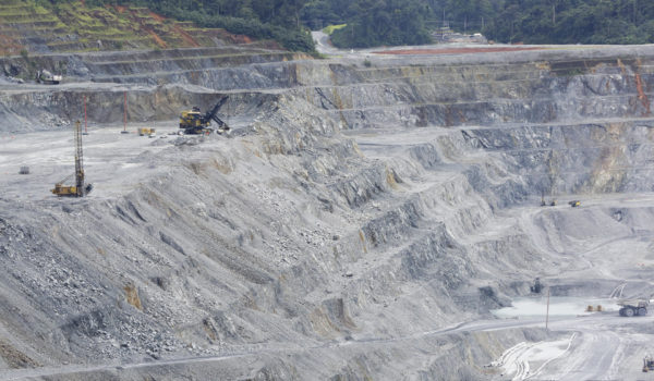 La mina de cobre epicentro de la crisis en Panamá reduce su capacidad de procesamiento
