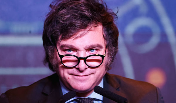 Milei presenta hoy su renuncia como diputado para asumir como presidente de Argentina