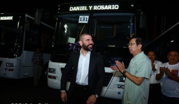 Críticos dicen que Laureano Ortega está siendo preparado para asumir el poder bajo el ala de su madre