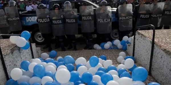 De chimbombas a maletas: capturas ridículas de la dictadura Ortega Murillo