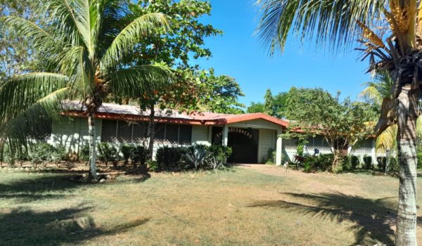 Asfixia económica obliga al cierre de escuela técnica a cargo de la Diócesis de León