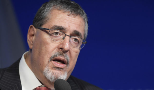 Un juez dicta sentencia en el supuesto caso contra el presidente electo de Guatemala