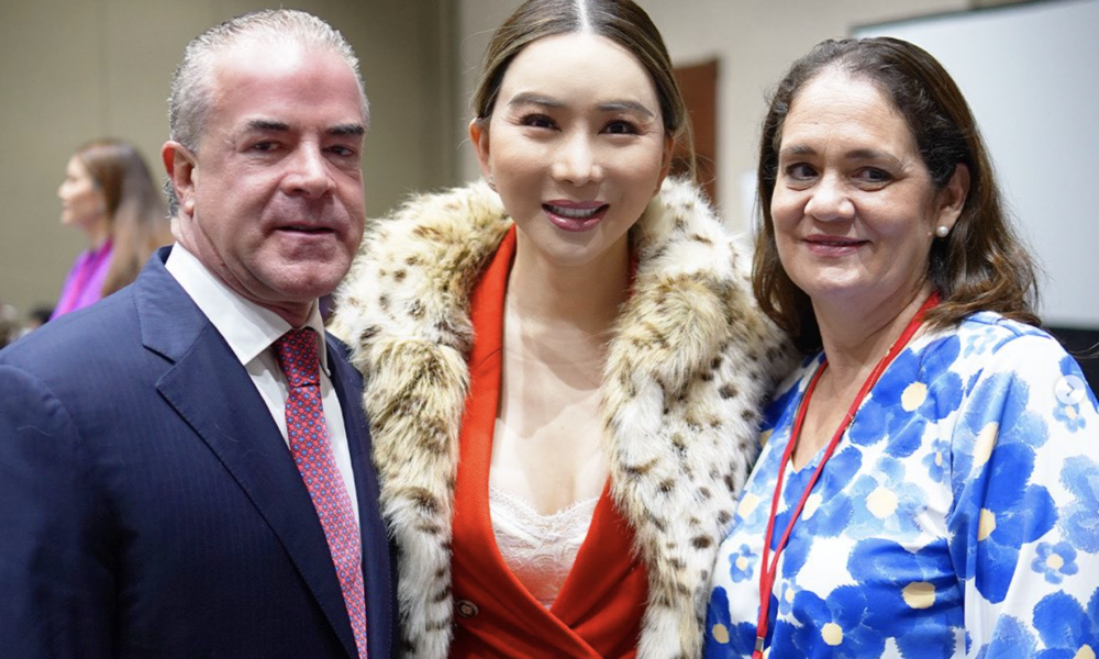 Karen Celebertti exdirectora de Miss Nicaragua durante evento de Miss Universo en México