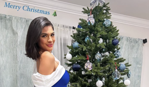 Sheynnis Palacios celebra una Navidad azul y blanco