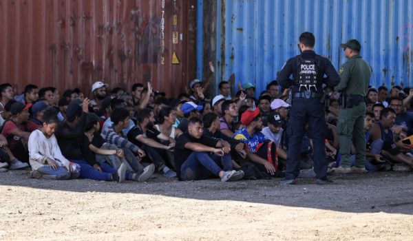 ¿Por qué los nicaragüenses en Texas corren el riesgo de «ser detenidos y deportados» con la Ley SB4? Aquí te explicamos
