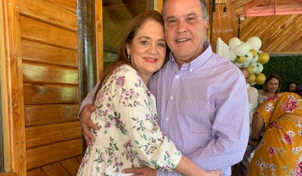 Régimen orteguista acusa a Karen Celebertti, su esposo e hijo de «conspirar contra la patria»