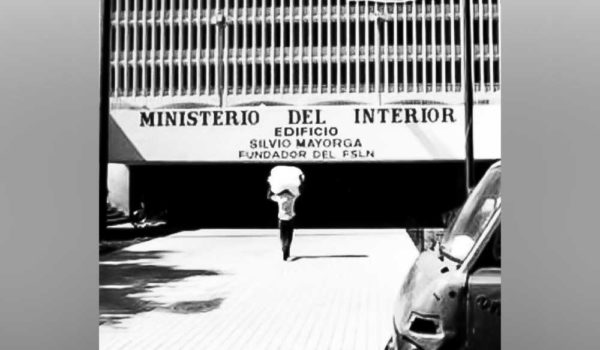 Este es el rosario de crímenes que ejecutó el Ministerio del Interior de los años ochenta, según el opositor Richard Sáenz Coen
