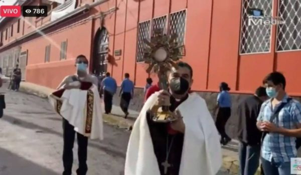 Monseñor Álvarez «sabe cómo estar cercano a su pueblo»