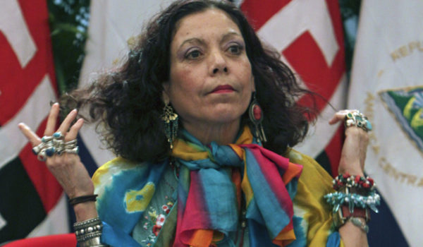 Rosario Murillo al ataque del papa Francisco durante el discurso por los 17 años de la dictadura