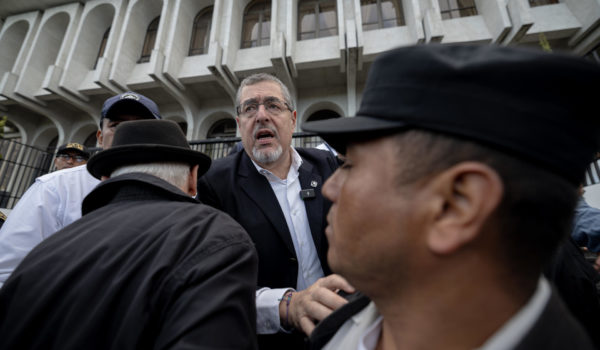 La Fiscalía de Guatemala dice que las elecciones ganadas por Arévalo de León no son válidas