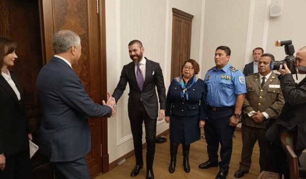 Ortega le da nuevos «plenos poderes» a su hijo Laureano para firmar acuerdos