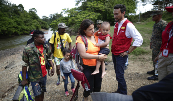 España fortalece su cooperación en el Darién ante el récord de llegadas de migrantes en 2023