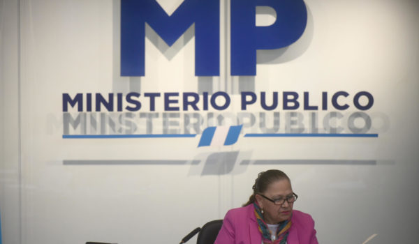 La fiscal general de Guatemala dice que no irá a la reunión con el presidente y tampoco dimitirá