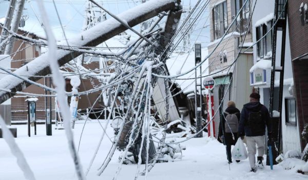 Unos 300 desaparecidos y 168 muertos en el terremoto de Japón una semana después