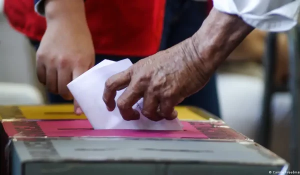 Observadores cuestionan proceso electoral en El Salvador