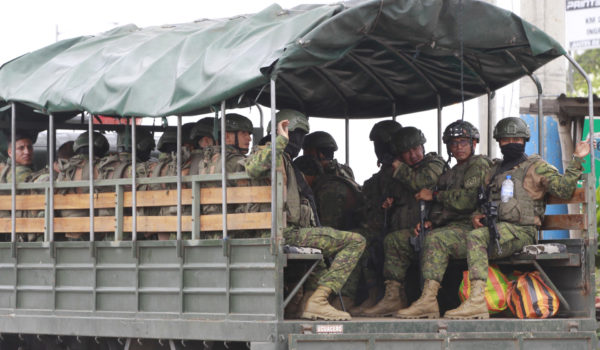 Ecuador, aún en ‘shock’, sofoca alta violencia y ve repliegue de grupos «terroristas»