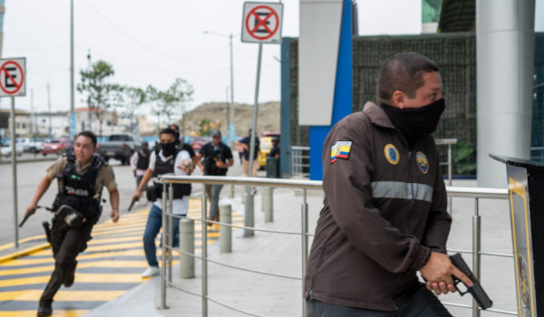 Setenta detenidos por atentados y actos terroristas en Ecuador