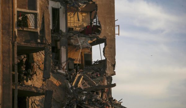 Los ataques israelíes en Gaza matan al menos a 142 palestinos durante las últimas 24 horas