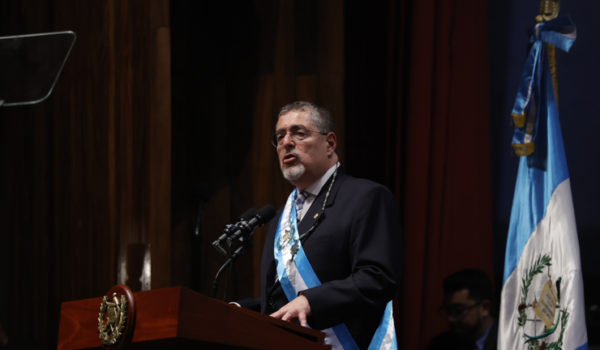 Analistas nicaragüenses afirman que presidente de Guatemala se enfrenta a un proceso de profundización del autoritarismo
