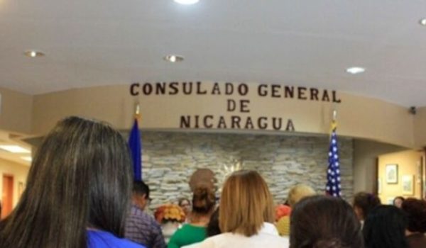 Ortega golpeó a los consulados, en momento de mayor demanda de pasaportes y servicios en el exterior