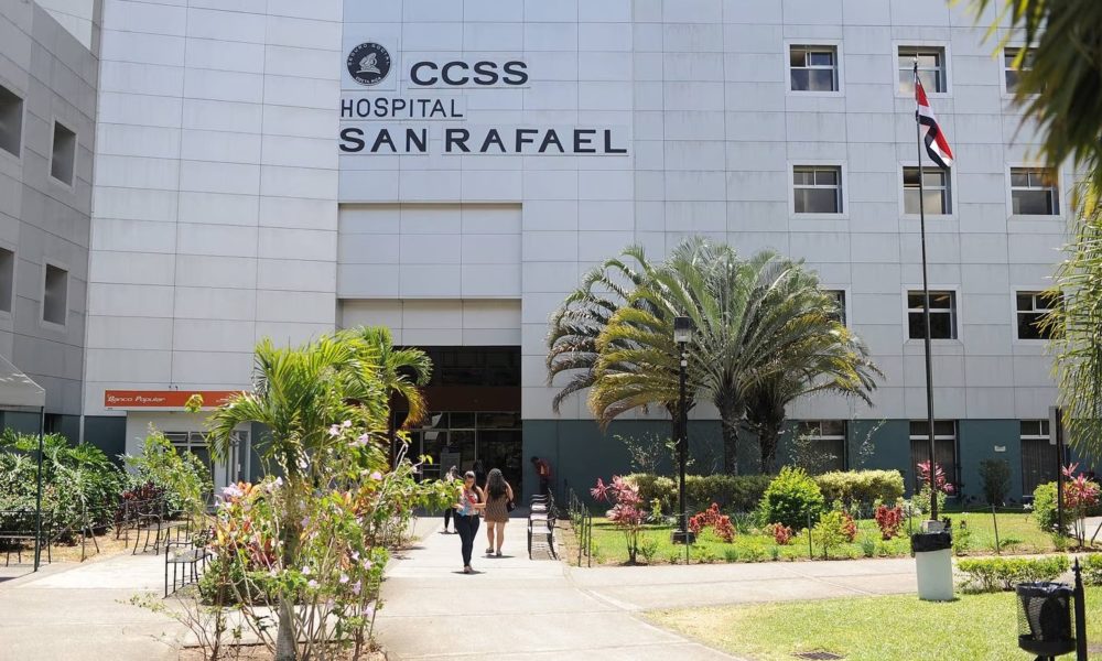  El menor llegó fallecido al hospital San Rafael de Alajuela. LA PRENSA/Diario La Teja