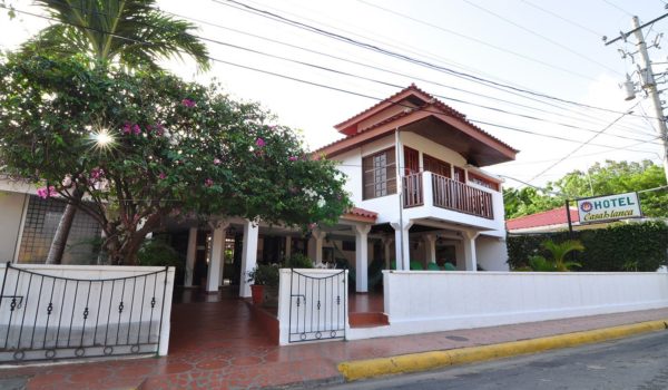 Dictadura confisca hotel propiedad de la mamá del exmagistrado Rafael Solís