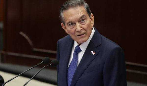 El Gobierno de Panamá decreta un aumento de entre 4.5 % y 7 % del salario mínimo