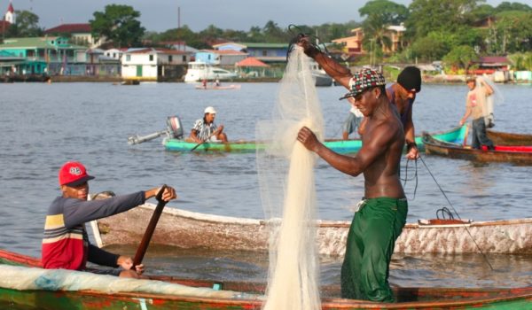 Hombres armados secuestran a tres pescadores en Laguna de Perlas