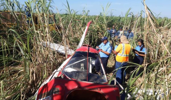 Cae avioneta en El Viejo y fallece piloto