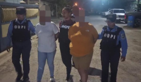 Una nicaragüense y una enfermera hondureña vendían cocaína en cápsulas en Honduras
