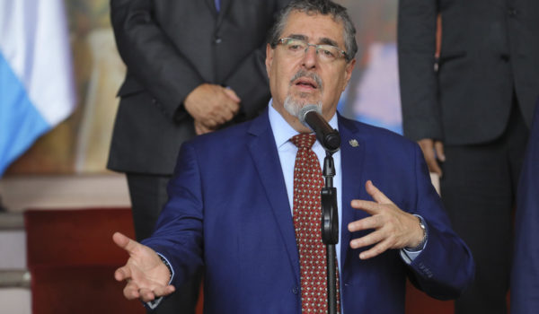 El nuevo presidente de Guatemala será investido este domingo con grandes expectativas