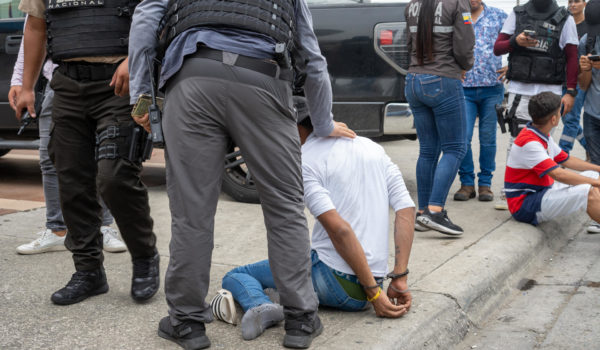 América acude en ayuda de Ecuador tras una jornada violenta que dejó ocho muertos