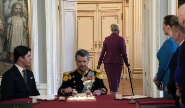 Federico X es proclamado rey de Dinamarca tras histórica abdicación entre el fervor popular