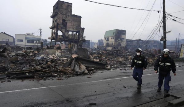 Elevan a 73 los muertos tras el terremoto en el oeste de Japón