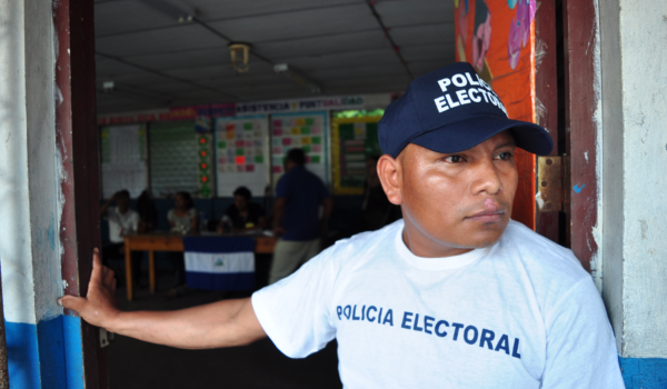 Ministerio del Interior comienza a reclutar policías electorales para la farsa de las votaciones regionales