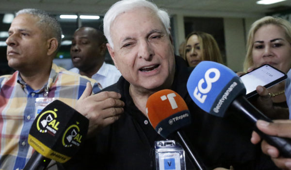 En firme histórica condena a diez años por blanqueo contra expresidente panameño Martinelli
